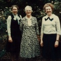 Lindquist, Mabel (center)