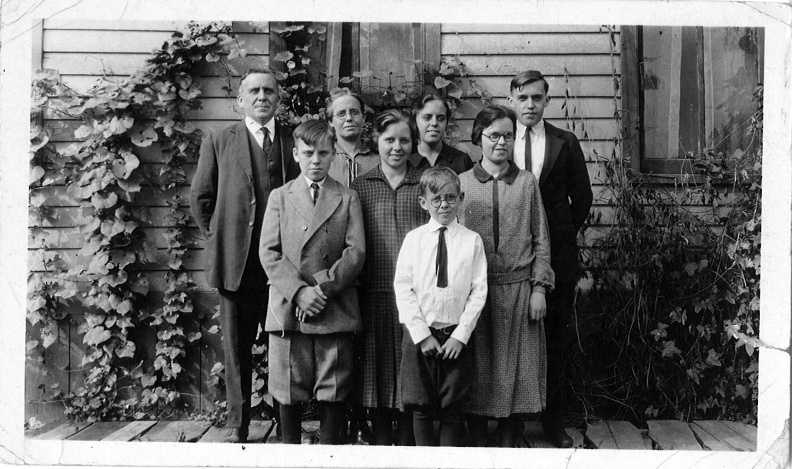 Tenniswood, Eldon Family