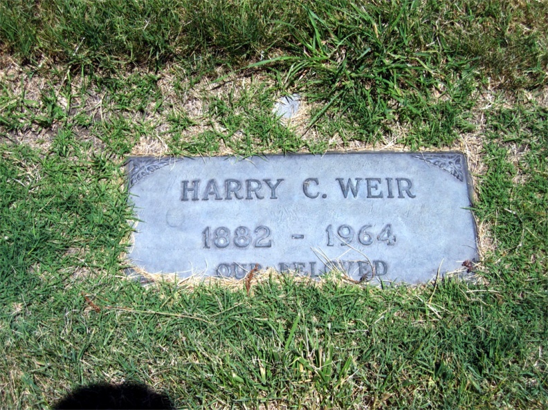 Grave - Harry C Weir 1882-1964.JPG